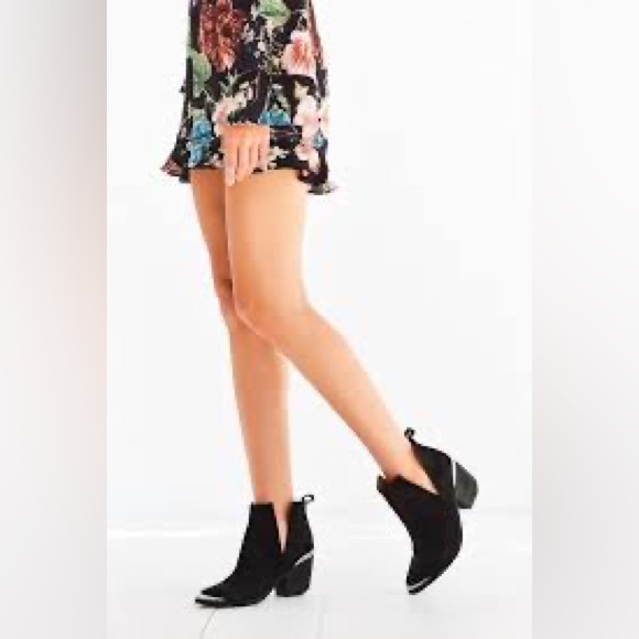 Black suede snakeskin Jeffrey Campbell Cromwell booties - Picture 3 of 10